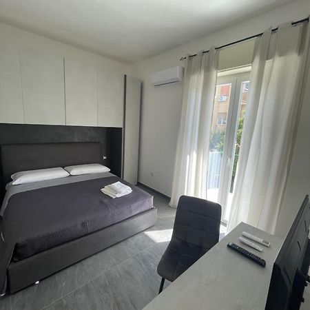 Leos Rooms 칼타니세타 외부 사진